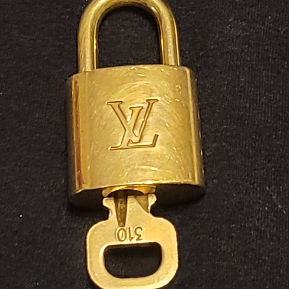 LV Lock & Key # 310 - Picture 12 of 13